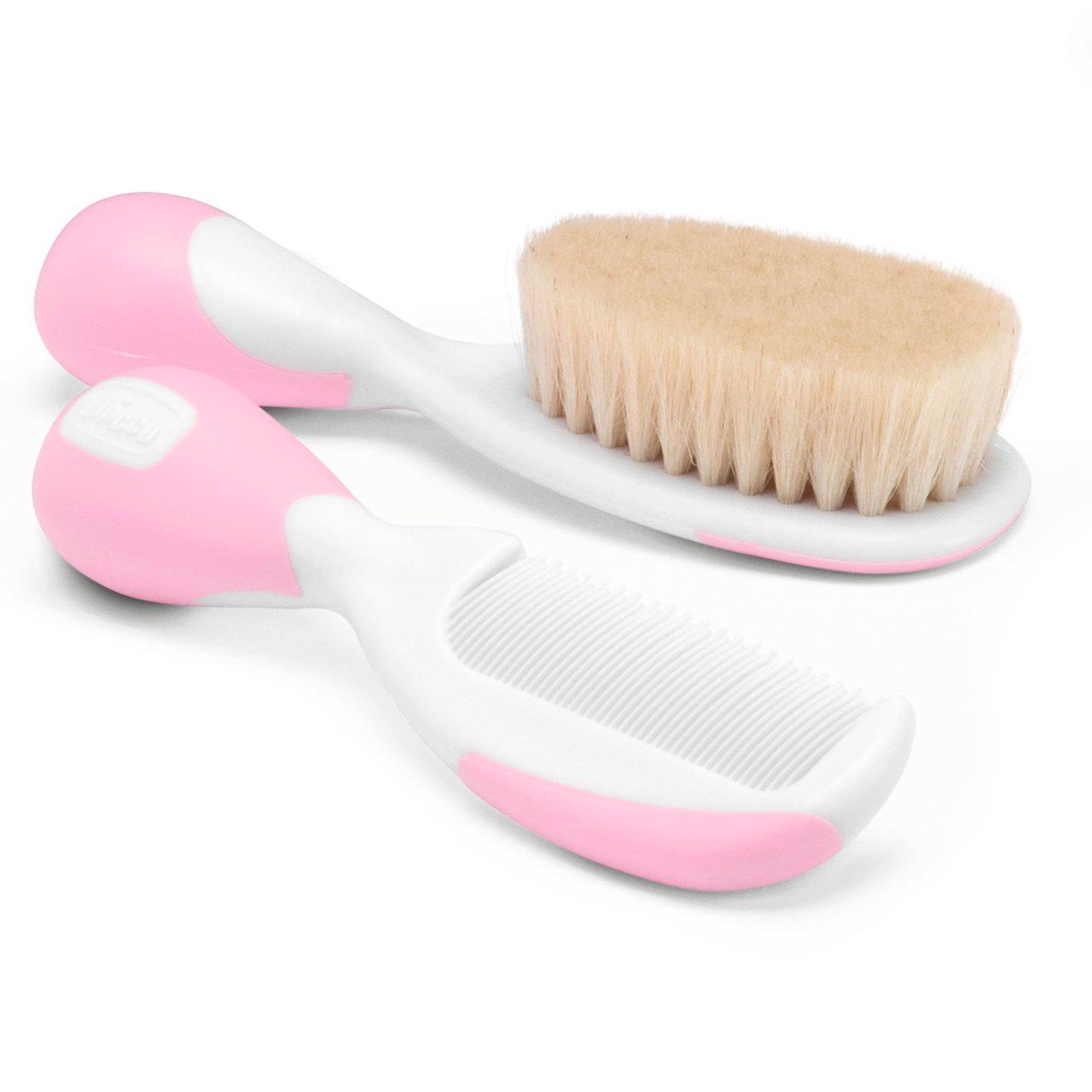 Set spazzola e pettine Chicco rosa per neonate, ideale per la cura quotidiana dei capelli delicati e per l'igiene personale dei più piccoli. | Chicco