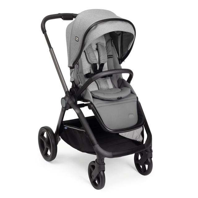Passeggino Mysa nero Chicco unisex, ideale per tutte le stagioni, con schienale reclinabile e poggiagambe adattabile per il massimo comfort del bambino. | Chicco