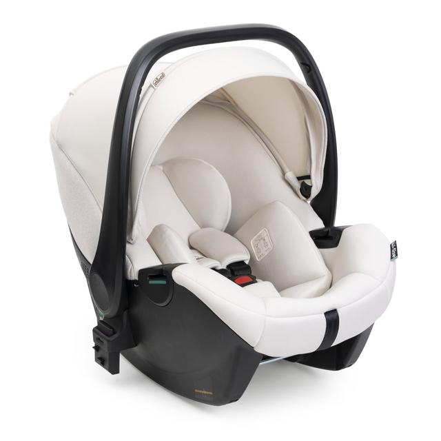 Seggiolino auto neonato Chicco Kory Plus i-Size grigio, con sistema di rotazione Easy-Boarding e parasole UV50+. | Chicco