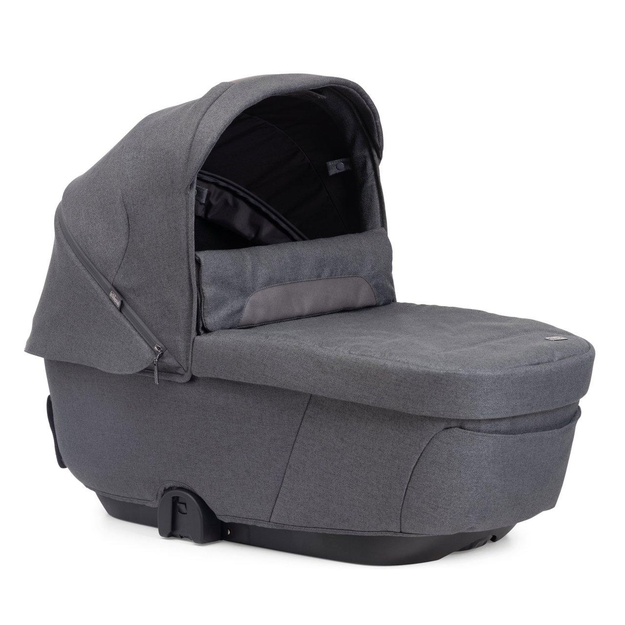 Culla Gran Comfort verde di Chicco in fibre naturali di bambù, con capote estensibile UV50+ e inserti in rete per la ventilazione. | Chicco