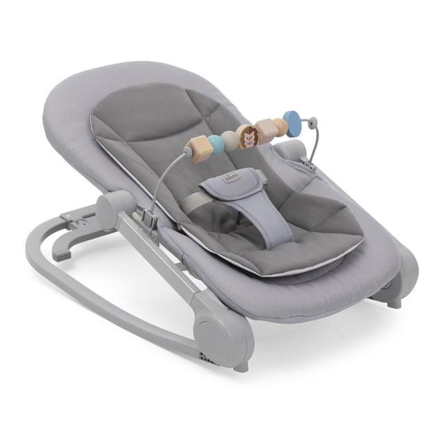 Sdraietta Chicco Magia beige, ideale dalla nascita come dondolo con riduttore neonato, trasformabile in prima sedia, con barra gioco in legno naturale. | Chicco