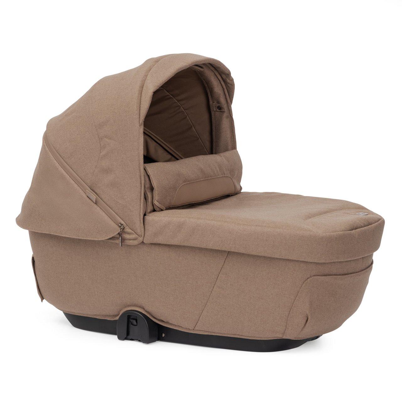 Culla Gran Comfort verde di Chicco in fibre naturali di bambù, con capote estensibile UV50+ e inserti in rete per la ventilazione. | Chicco