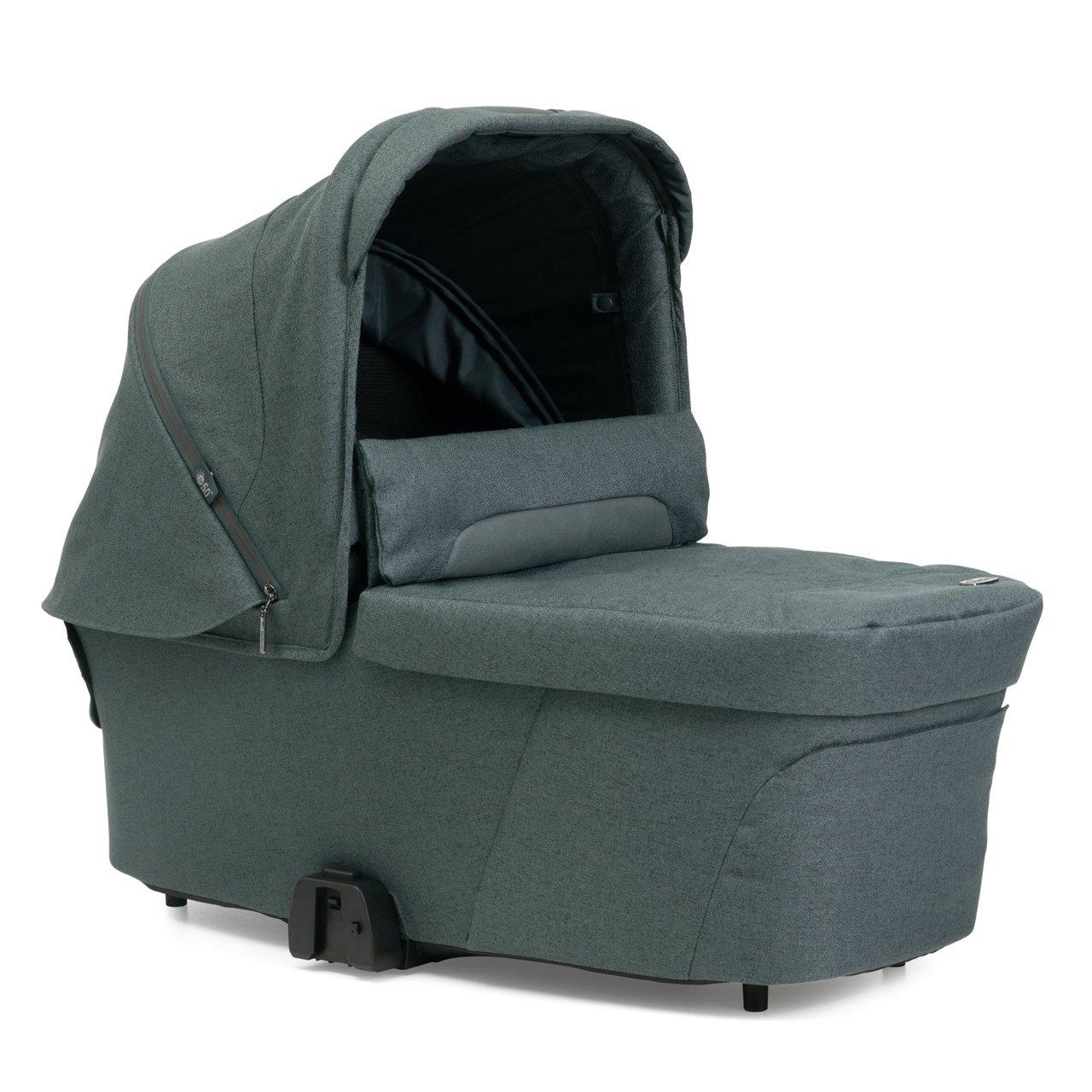 Culla Flexi Chicco verde unisex in fibre naturali di bambù, con capote estensibile anti UV50+ e inserti in rete per la ventilazione. | Chicco