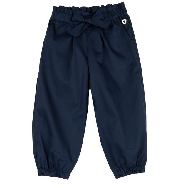 Pantaloni lunghi elasticizzati Chicco blu effetto satin per bambina, con vita e fondo gamba elasticizzati, fiocco frontale e medaglietta a cuore. | Chicco