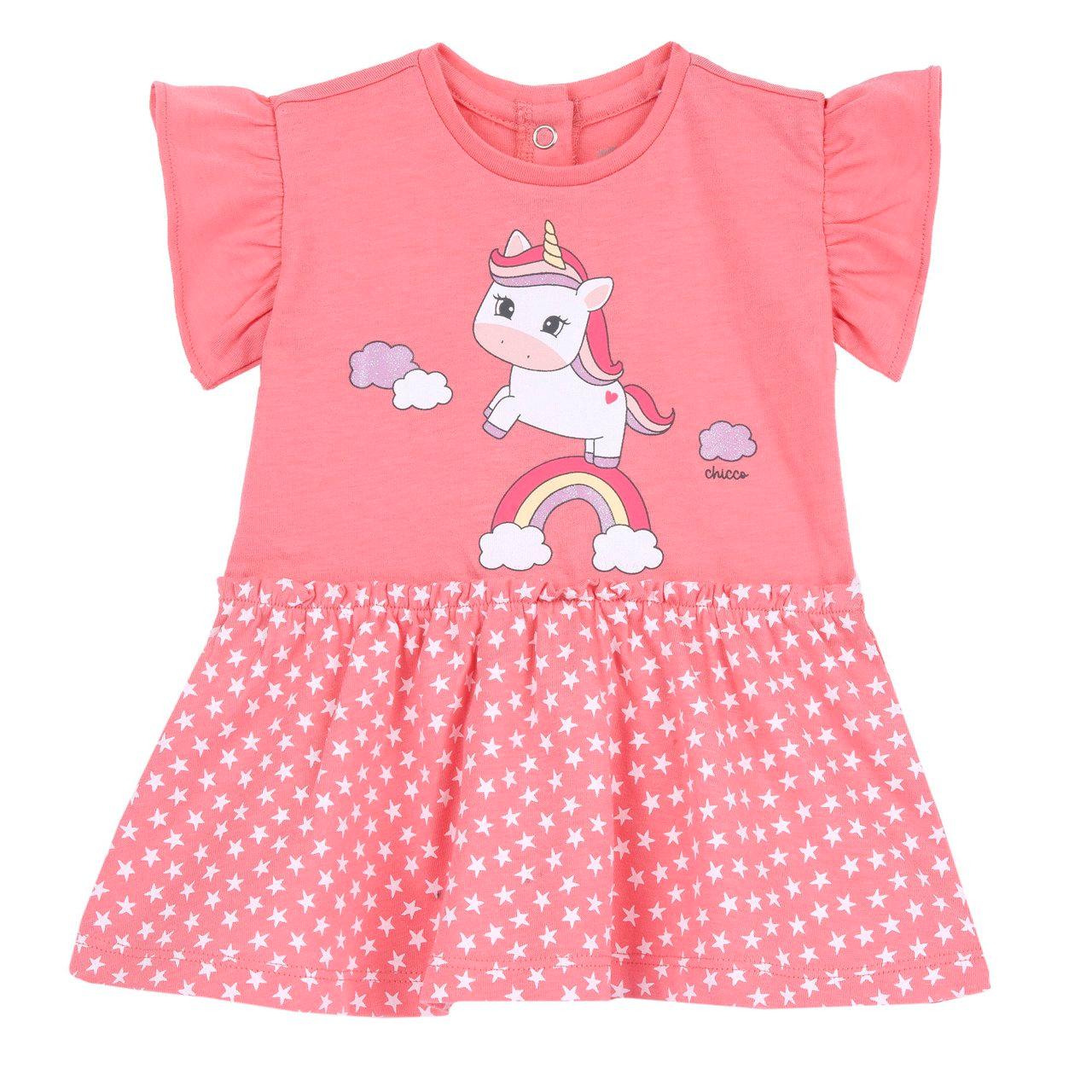 Vestito girocollo rosa Chicco a manica corta per bambina, in cotone sostenibile, con rouches e stampa unicorno e stelline, dotato di bottoncini automatici sul retro. | Chicco