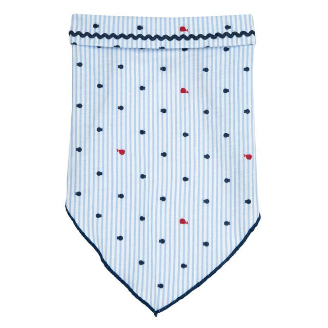 Bandana in jersey di cotone sostenibile per bambina con fantasia di pesciolini su sfondo azzurro, parte della collezione Chicco primavera/estate. | Chicco