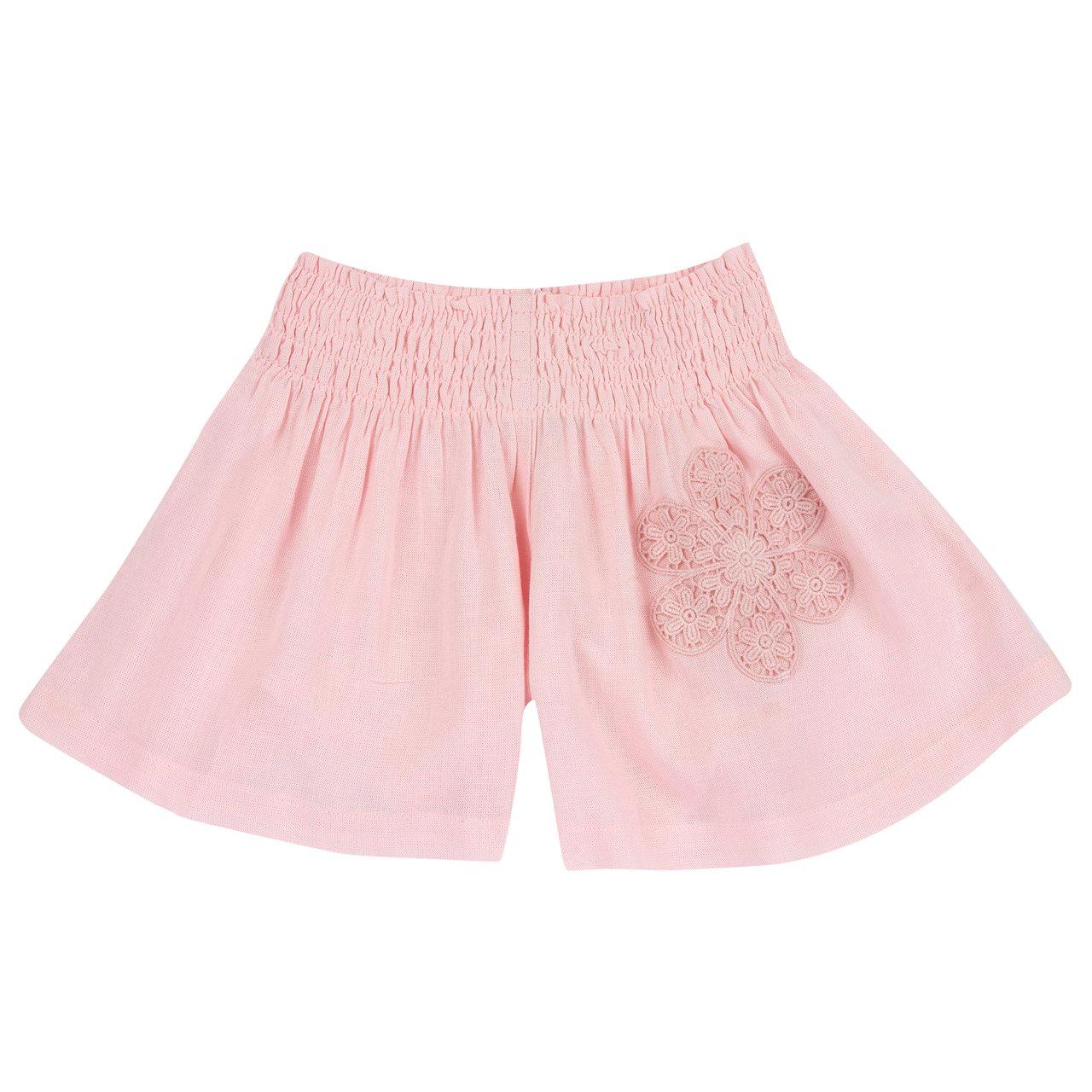 Pantaloni corti rosa effetto gonna svasata per bambina Chicco con applicazione floreale in crochet e vita elasticizzata. | Chicco