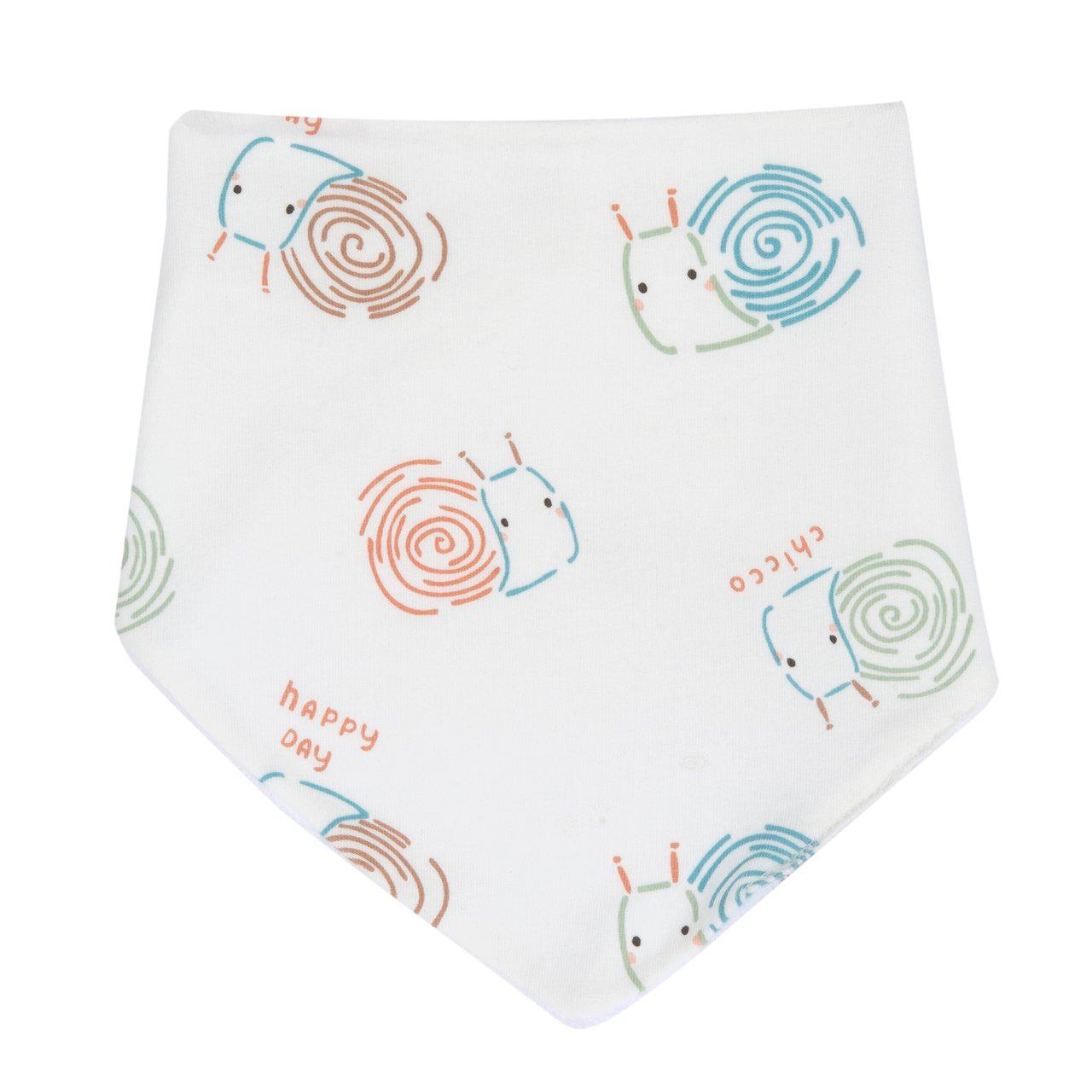 Bavaglino triangolare Chicco in jersey di cotone elasticizzato beige con stampa lumachine, retro in spugna e bottoni automatici. | Chicco