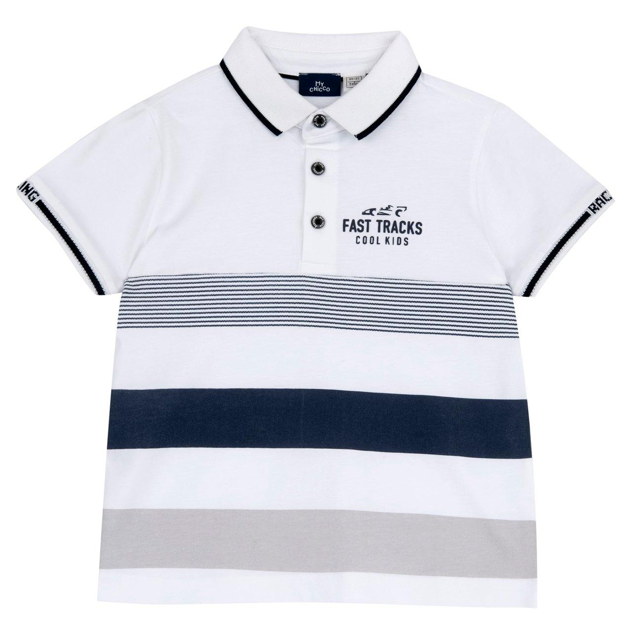 Polo bianca a manica corta in cotone sostenibile per bambino Chicco, con coste rigate, scritte ricamate e bottoni personalizzati, ideale per primavera/estate. | Chicco