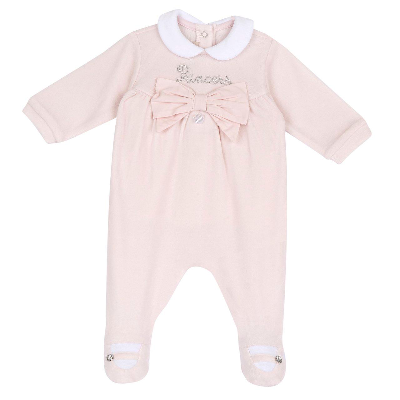 Tutina rosa in ciniglia Chicco per bambina con grafica strass sotto tulle, fiocco e medaglietta madreperla, effetto scarpina con bottoncino gioiello e stampa antiscivolo. | Chicco
