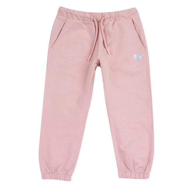 Pantaloni jogger lunghi rosa Chicco per bambina in morbida felpa di cotone sostenibile, con vita elasticizzata, cordino e cuoricino stampato rigato lucido. | Chicco