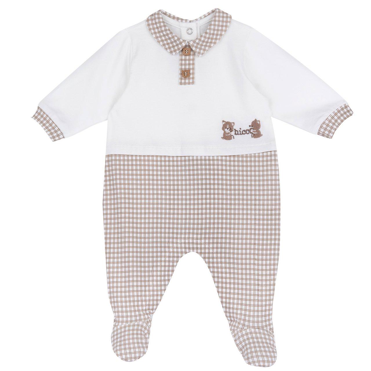 Tutina neonato Chicco beige in cotone elasticizzato Oeko-Tex, con grafica ricamata e bottoni effetto legno, stampa antiscivolo sotto i piedini. | Chicco