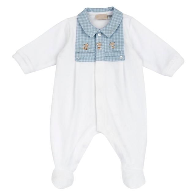 Tutina neonato Chicco azzurra in ciniglia di cotone sostenibile, con apertura frontale, colletto e inserti a quadretti, grafica ricamata e stampa antiscivolo sotto i piedini. | Chicco