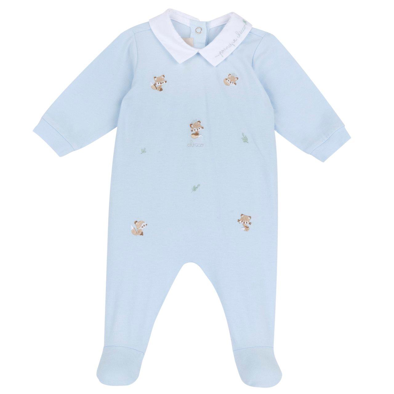 Tutina azzurra Chicco in cotone elasticizzato sostenibile con colletto ricamato e grafica, aperta dietro, perfetta per neonati con stampa antiscivolo sotto i piedini. | Chicco