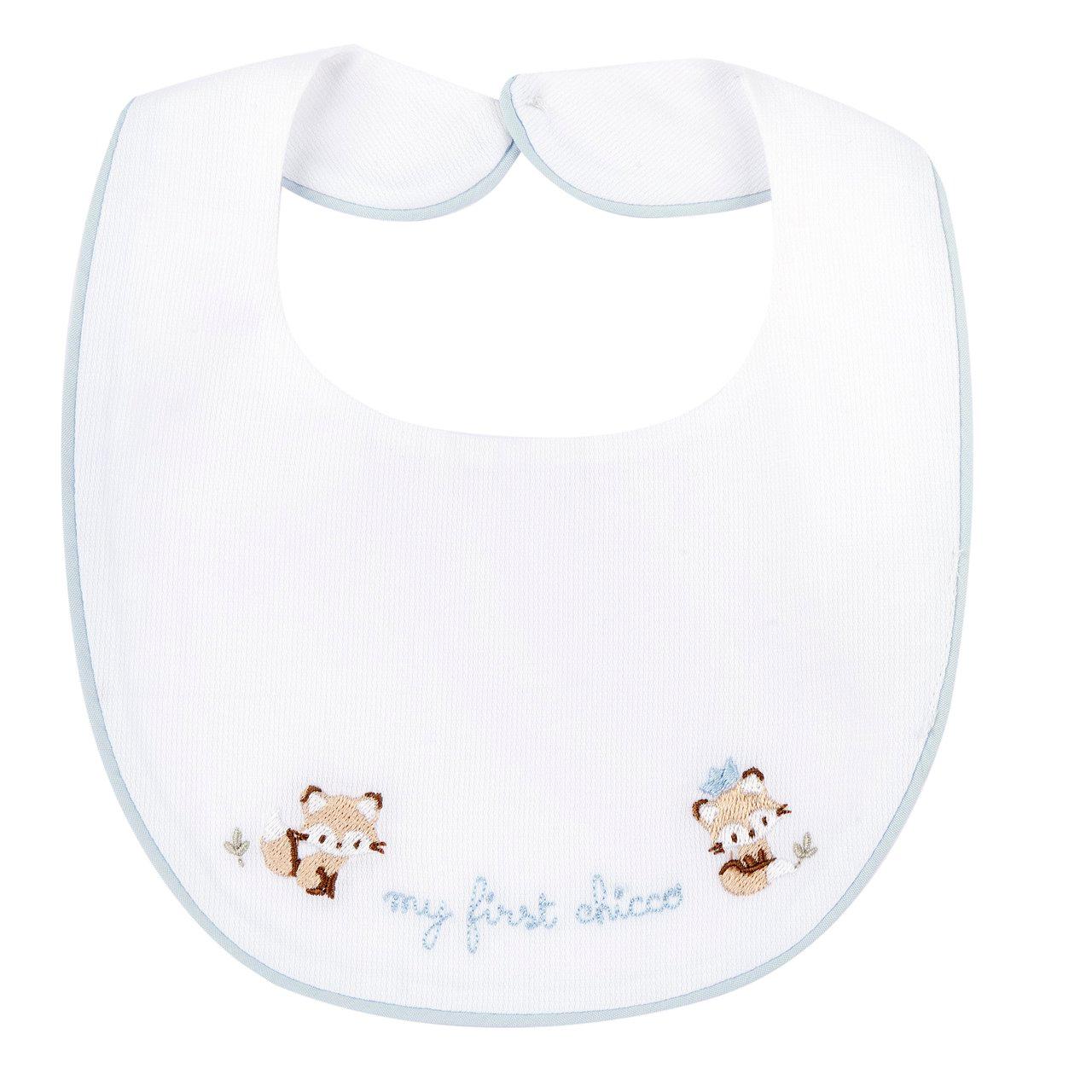 Bavaglino Chicco azzurro in piquet di cotone sostenibile con ricamo delicato e chiusura a bottoncino, ideale per primavera/estate. | Chicco