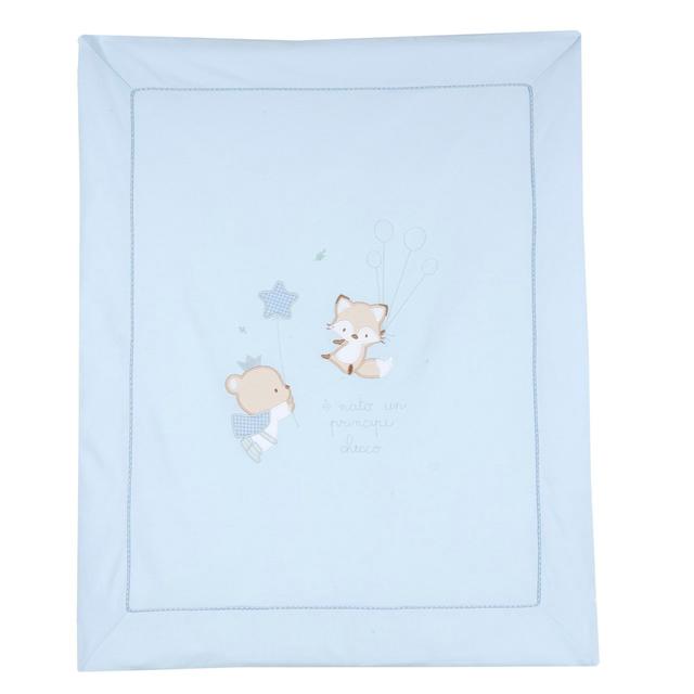 Coperta carrozzina Chicco azzurra in jersey di cotone sostenibile Oeko-Tex, con applicazioni, ricami e dettagli a quadretto, misura 80x64 cm. | Chicco