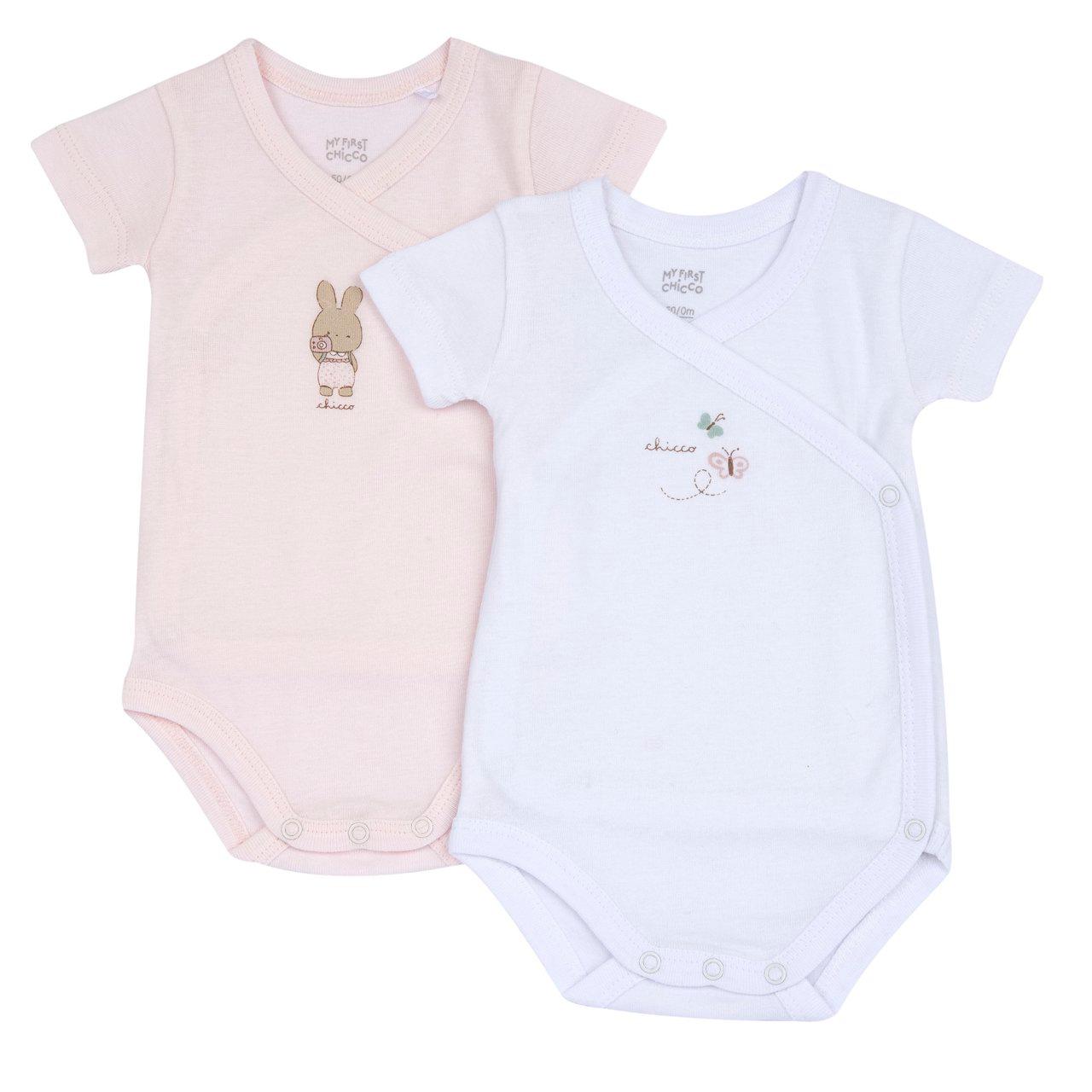 Set due body intimo bambina manica corta rosa in cotone sostenibile Chicco con grafica stampata e apertura incrociata. | Chicco