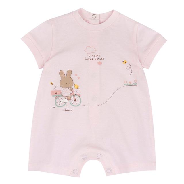 Pagliaccetto corto rosa in jersey di cotone sostenibile per bambina, con grafica stampata e bottoncini automatici per un facile cambio. | Chicco