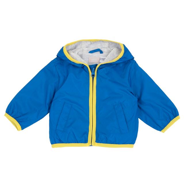 Giubbino antivento azzurro per bambino Chicco in materiale tecnico riciclato, con cappuccio integrato e bordi a contrasto, ideale per la primavera/estate. | Chicco