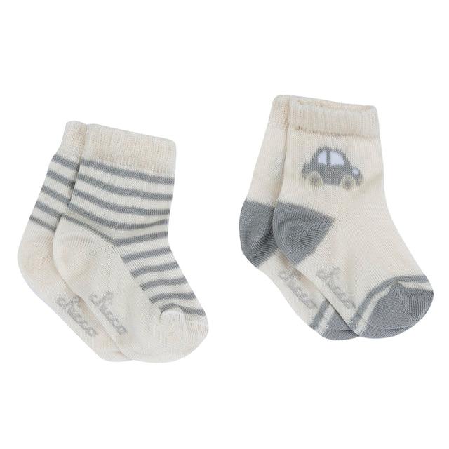 Set due paia di calzini Chicco per bambino in cotone sostenibile, beige con righe grigie e beige con macchinina jacquard, punta e tallone grigi. | Chicco