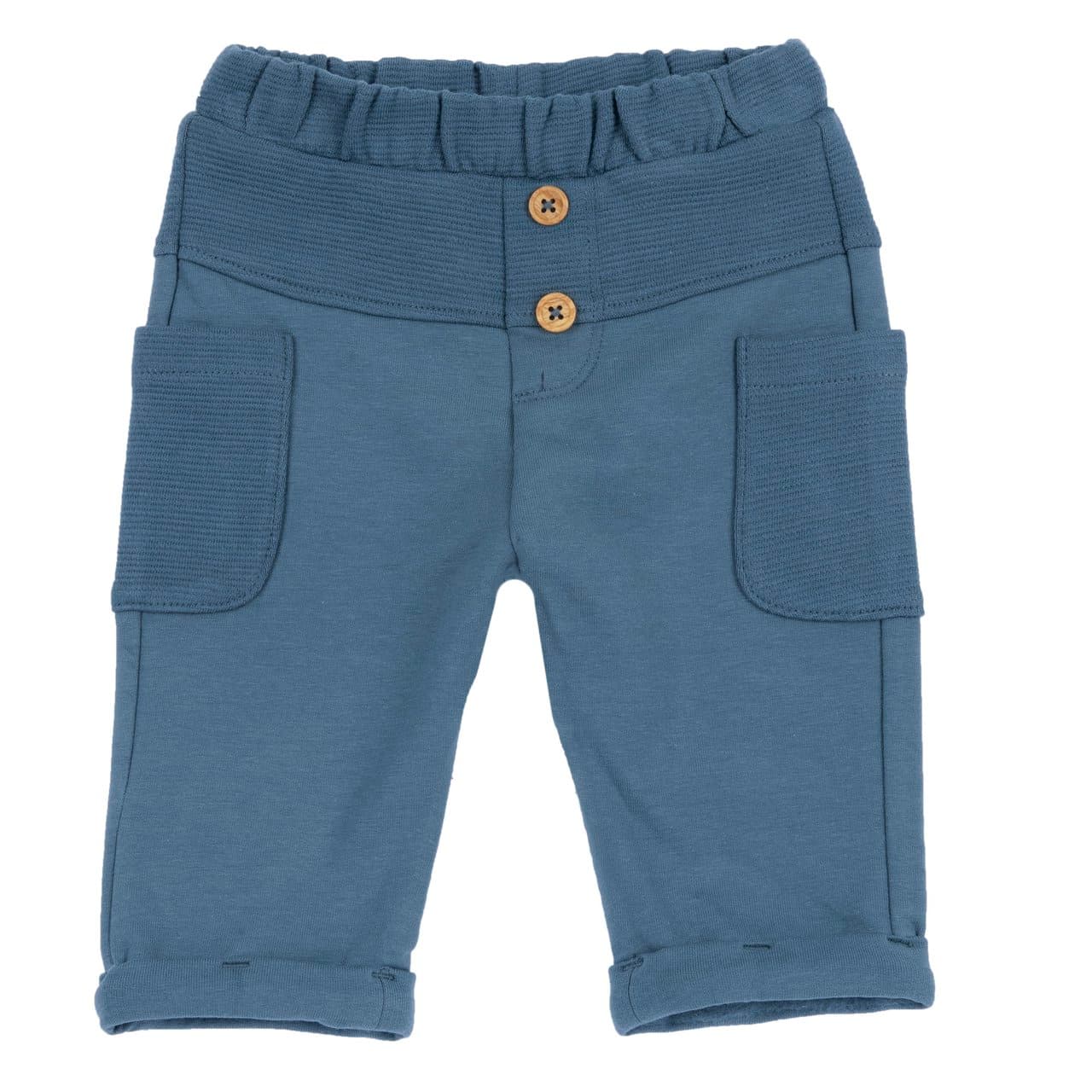 Pantaloni lunghi Chicco verdi in felpa garzata elasticizzata per bambino, con vita elasticata, cintura, baschina e tasche a onde, bottoni decorativi effetto legno e etichetta jacquard. | Chicco