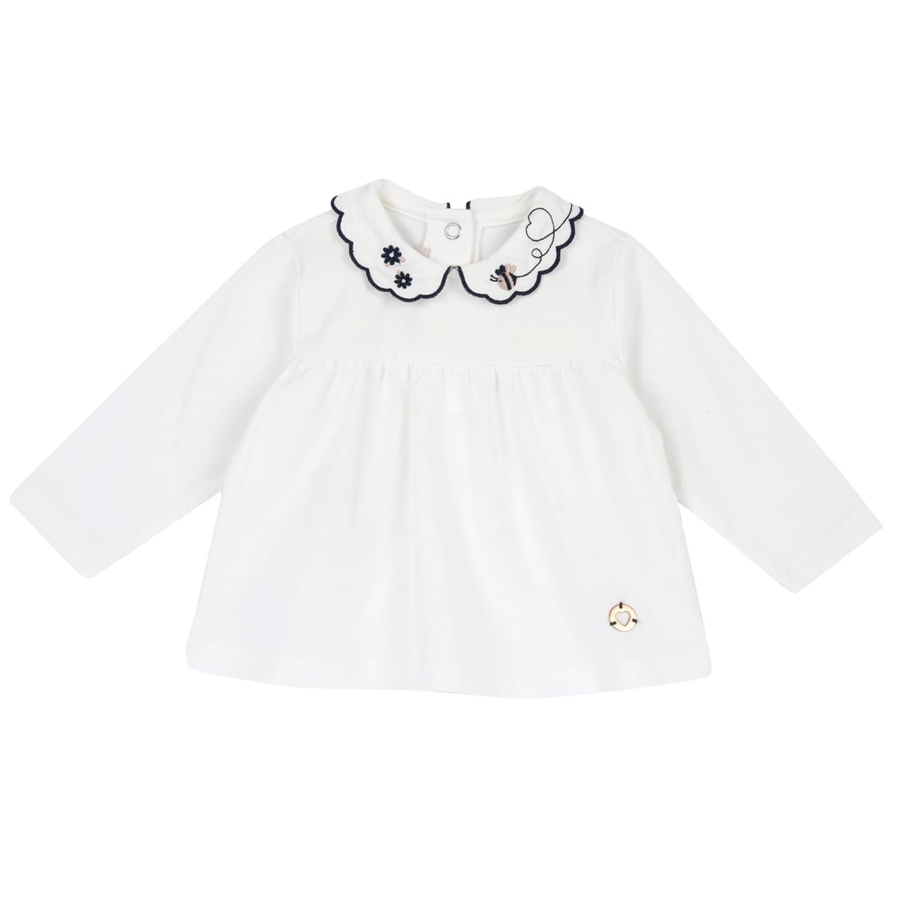 Maglietta a manica lunga Chicco bianca per bambina con ricamo di fiori e api, collo baby smerlato e chiusura posteriore con bottoncini automatici. | Chicco
