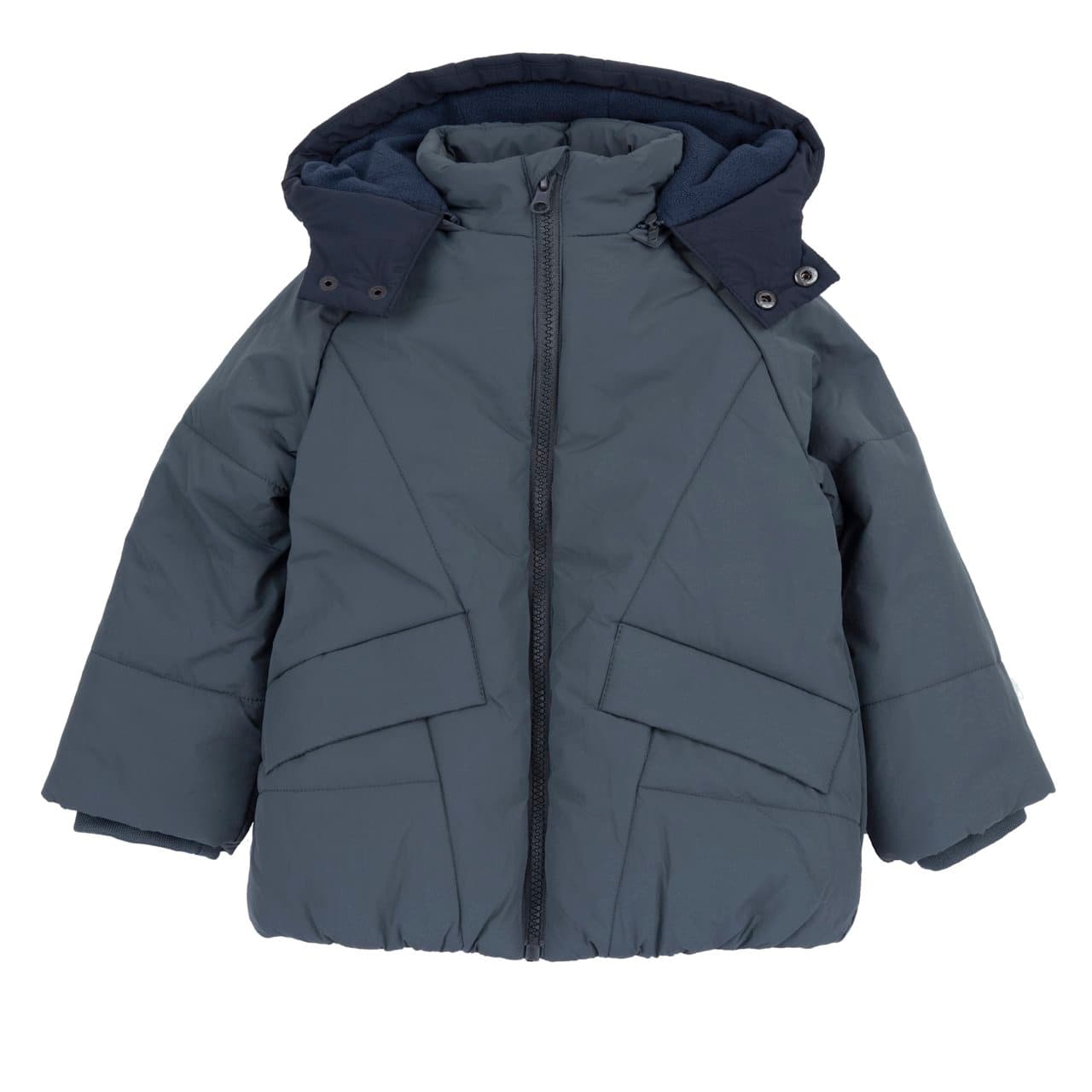 Giubbotto imbottito grigio Chicco per bambino con cappuccio rimovibile, realizzato in nylon riciclato con imbottitura e fodera in pile riciclati, trattamento idrorepellente e elastico sul fondo. | Chicco