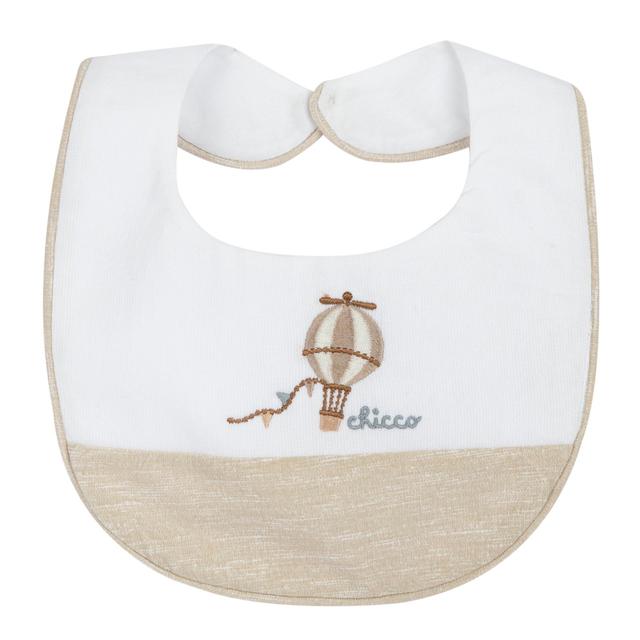 Bavaglino Con Ricamo | Chicco Bavaglino Chicco in piquet bianco con ricamo raffinato, ideale per neonati, realizzato in cotone sostenibile Oeko-Tex con chiusura a bottoncino. | Chicco