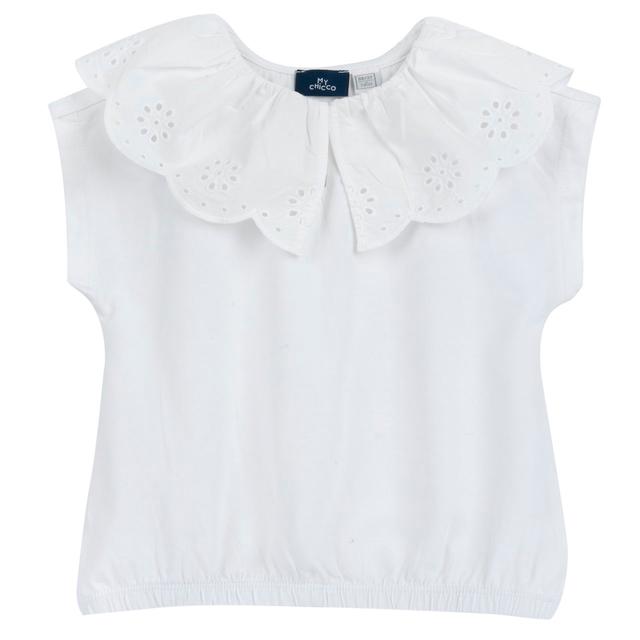 Maglietta Manica Corta Con Collo Ampio | Chicco Maglietta bianca a manica corta per bambina Chicco con ampio collo in Sangallo smerlato ed elastico al fondo, in jersey elasticizzato sostenibile. | Chicco