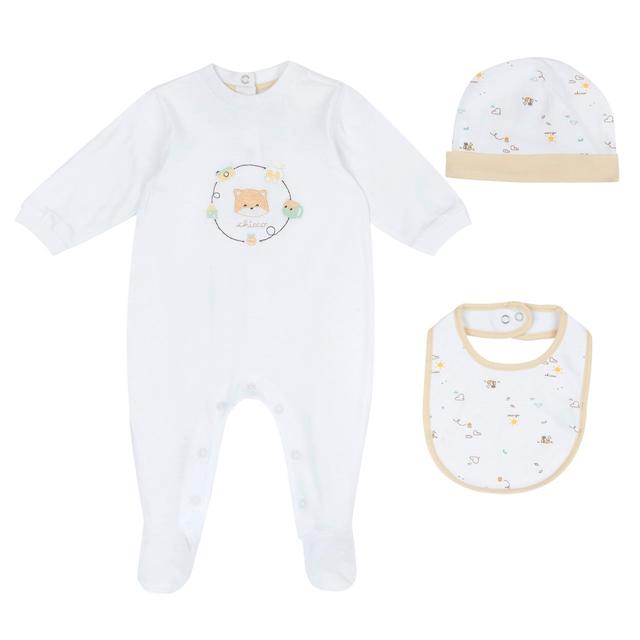 Set Regalo Con Tutina Cappello E Bavaglino | Chicco Set regalo Chicco per bambina con tutina rosa in cotone sostenibile, cappellino regolabile e bavaglino, ideale per primavera/estate. | Chicco