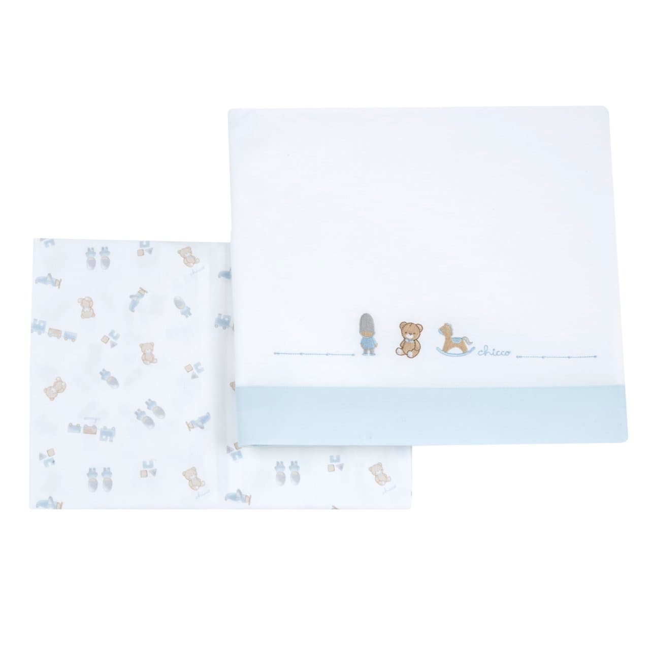 Set Lenzuola | Chicco Set lenzuola per culla Chicco azzurro in popeline di cotone, con stampa fantasia e grafica ricamata, ideale per autunno/inverno. | Chicco