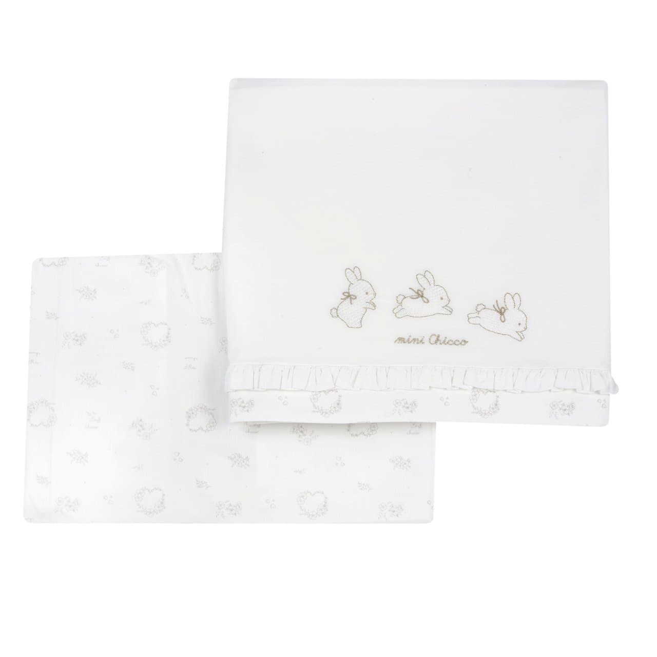 Set Lenzuola | Chicco Set lenzuola Chicco bianco in popeline di cotone per bambina, con grafica ricamata e stampa fantasia, ideale per culla e carrozzina autunno/inverno. | Chicco